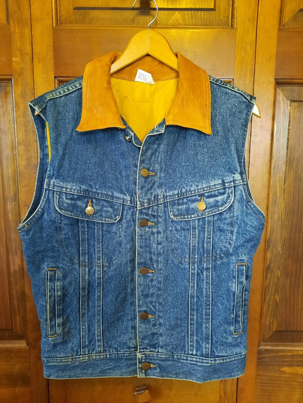 Vintage Denim Jean Vest Leather Collar Quilted Insulated Interior Size Large